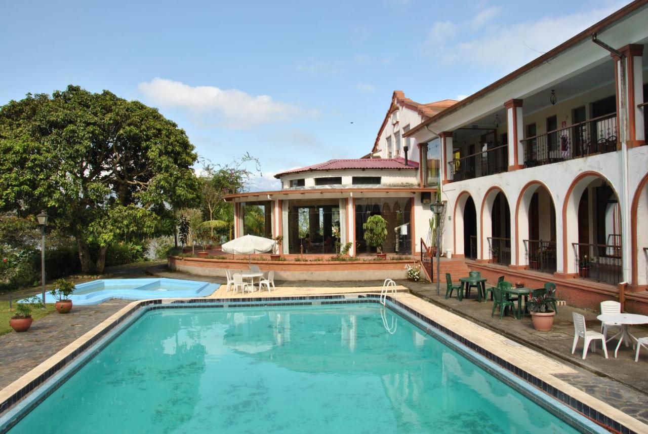 Hotel Gloria Coroico Esterno foto