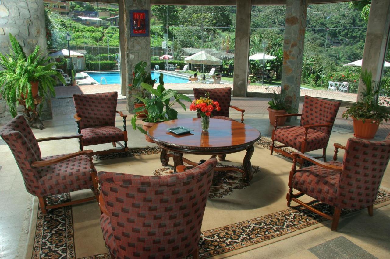 Hotel Gloria Coroico Esterno foto