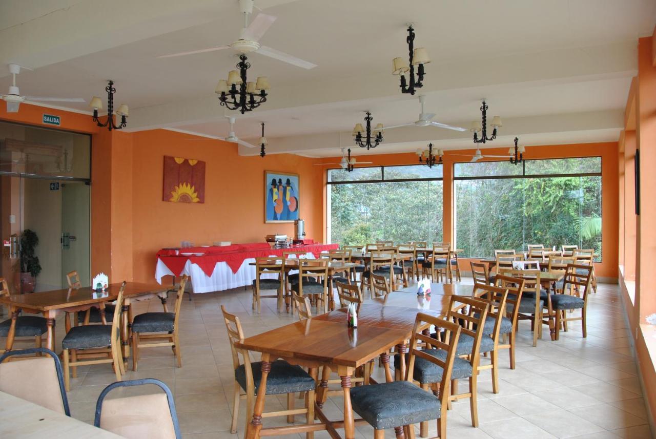 Hotel Gloria Coroico Esterno foto