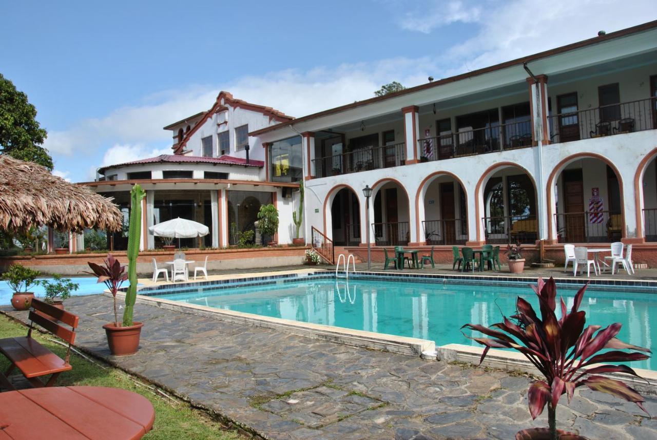 Hotel Gloria Coroico Esterno foto