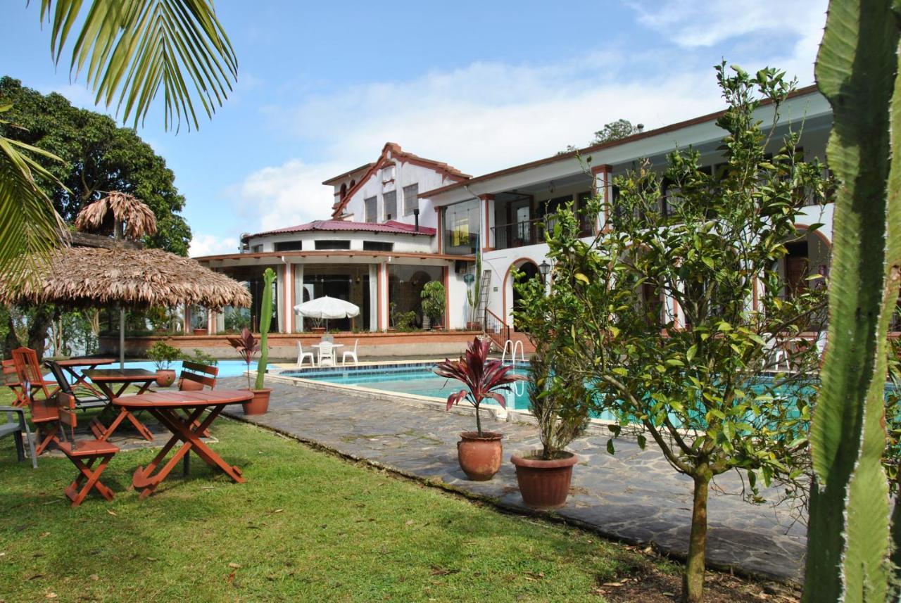 Hotel Gloria Coroico Esterno foto